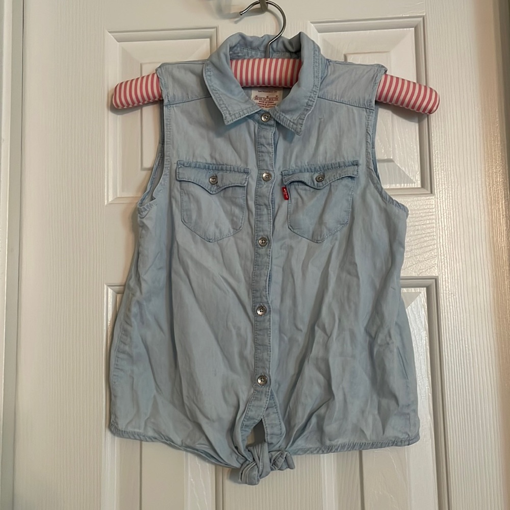 BIG GIRLS LEVIS BUTTON DOWN DENIM TANK